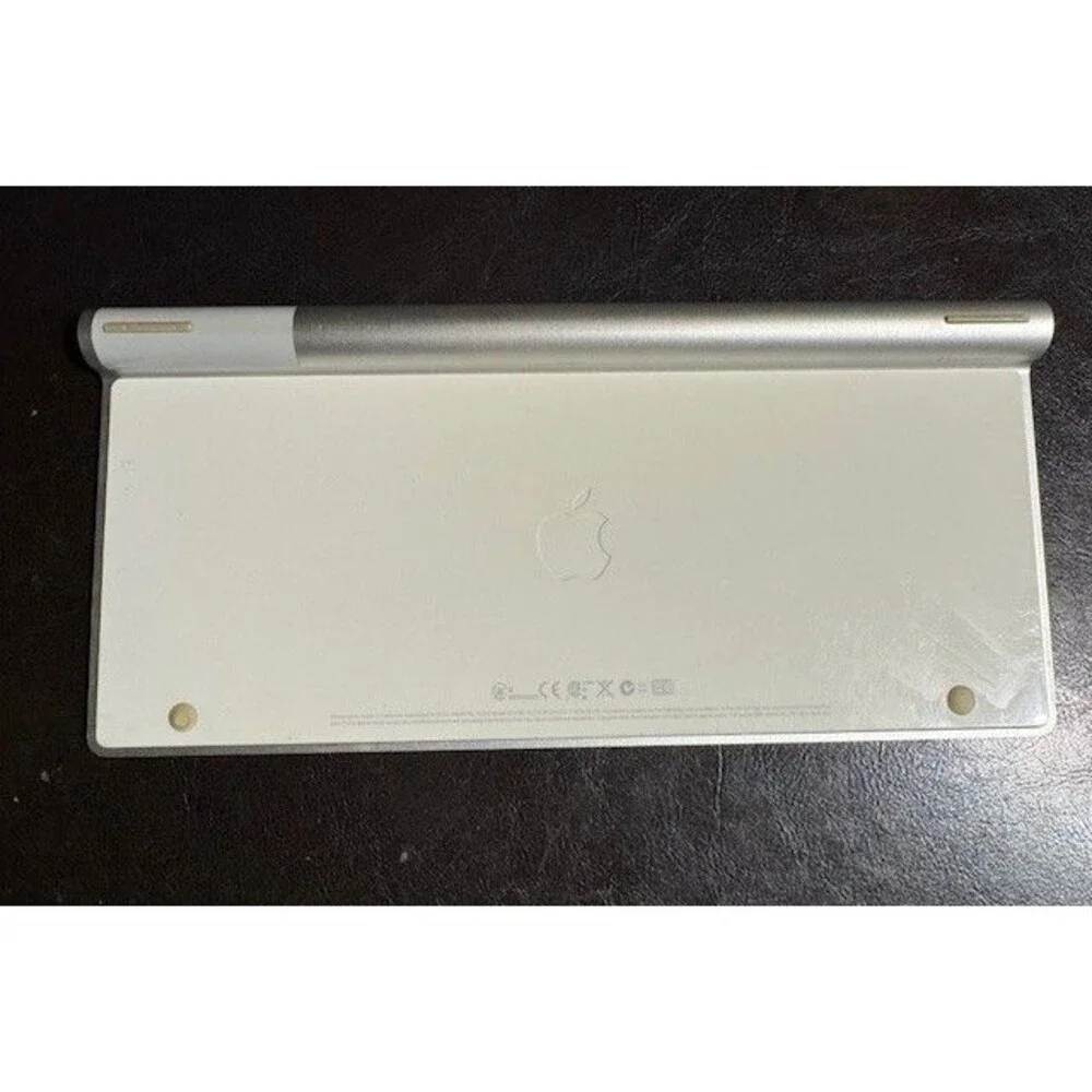 Apple Wireless Keyboard‎ Bluetooth White Model# A1255 2007
